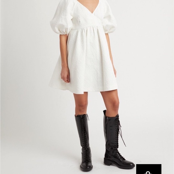 Backless Puff Sleeve Mini Dress - Picture 2 of 3